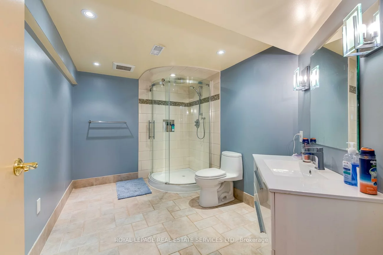 2630, Hayford, Sheridan, Mississauga