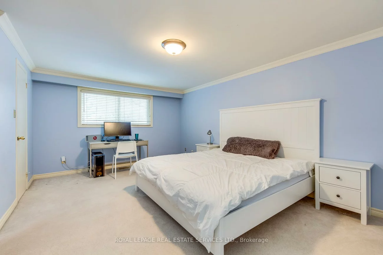 2630, Hayford, Sheridan, Mississauga