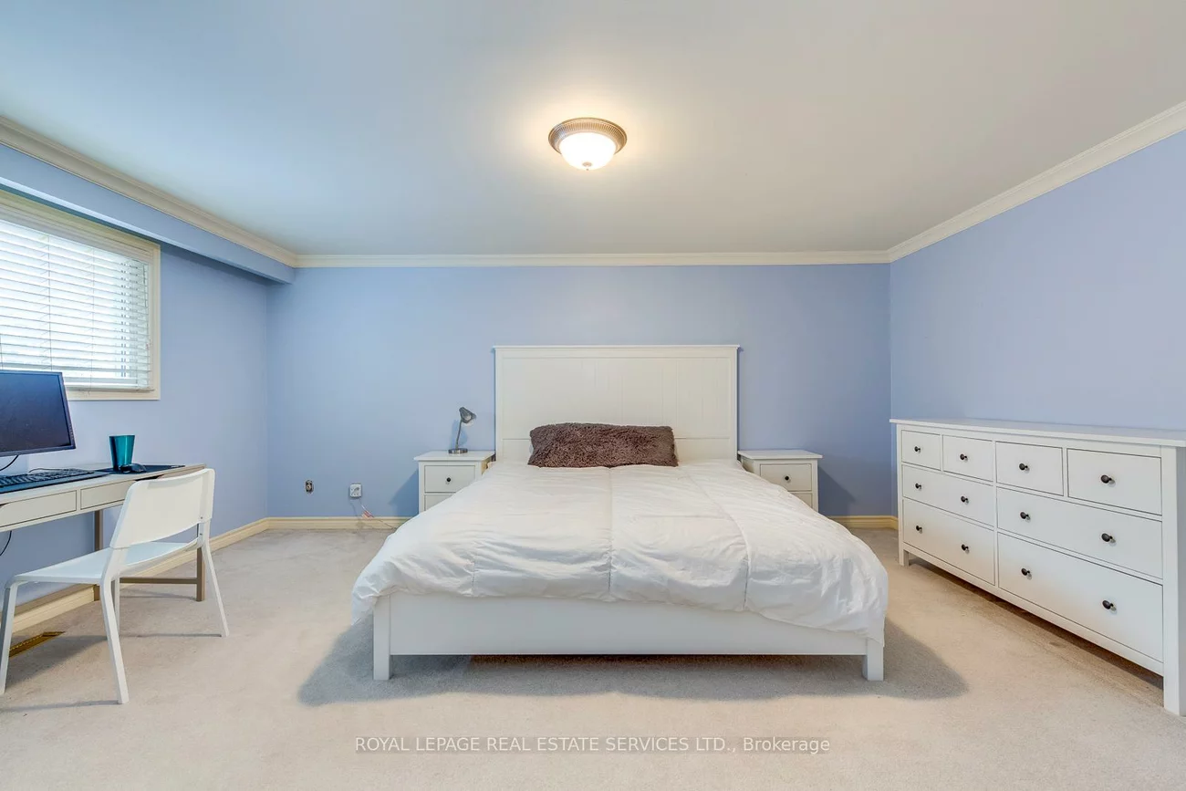 2630, Hayford, Sheridan, Mississauga