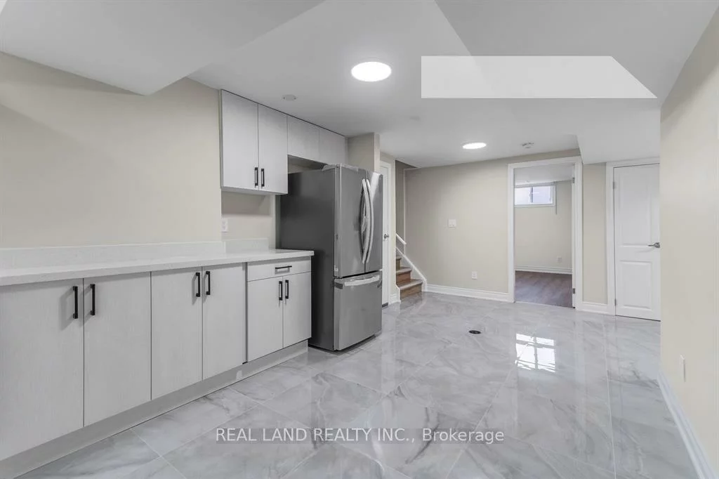 360, Chantenay, Cooksville, Mississauga
