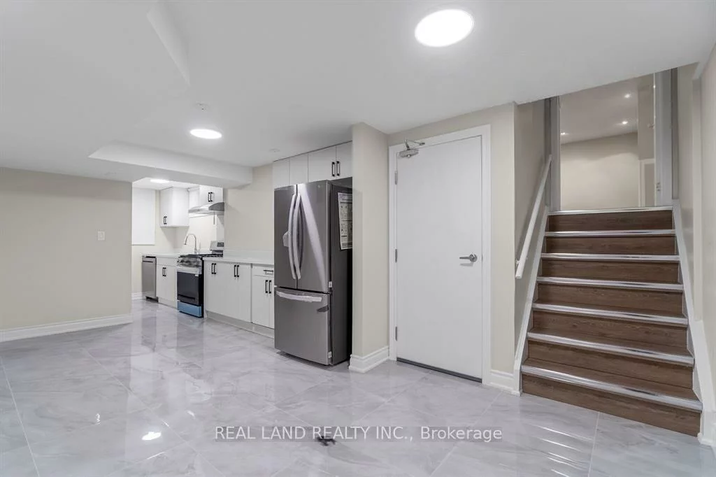 360, Chantenay, Cooksville, Mississauga