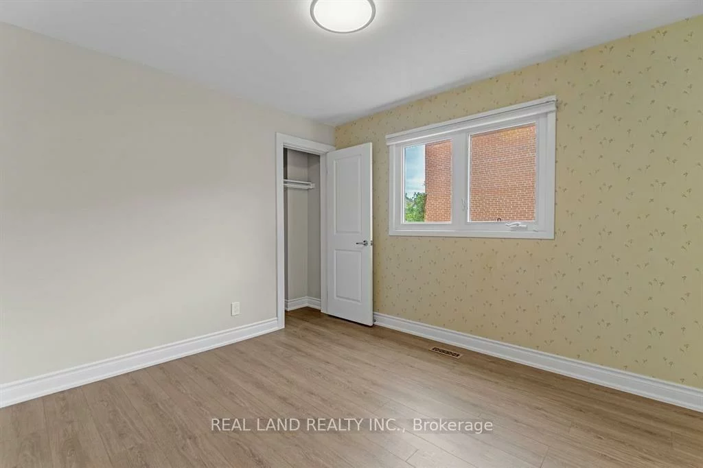 360, Chantenay, Cooksville, Mississauga