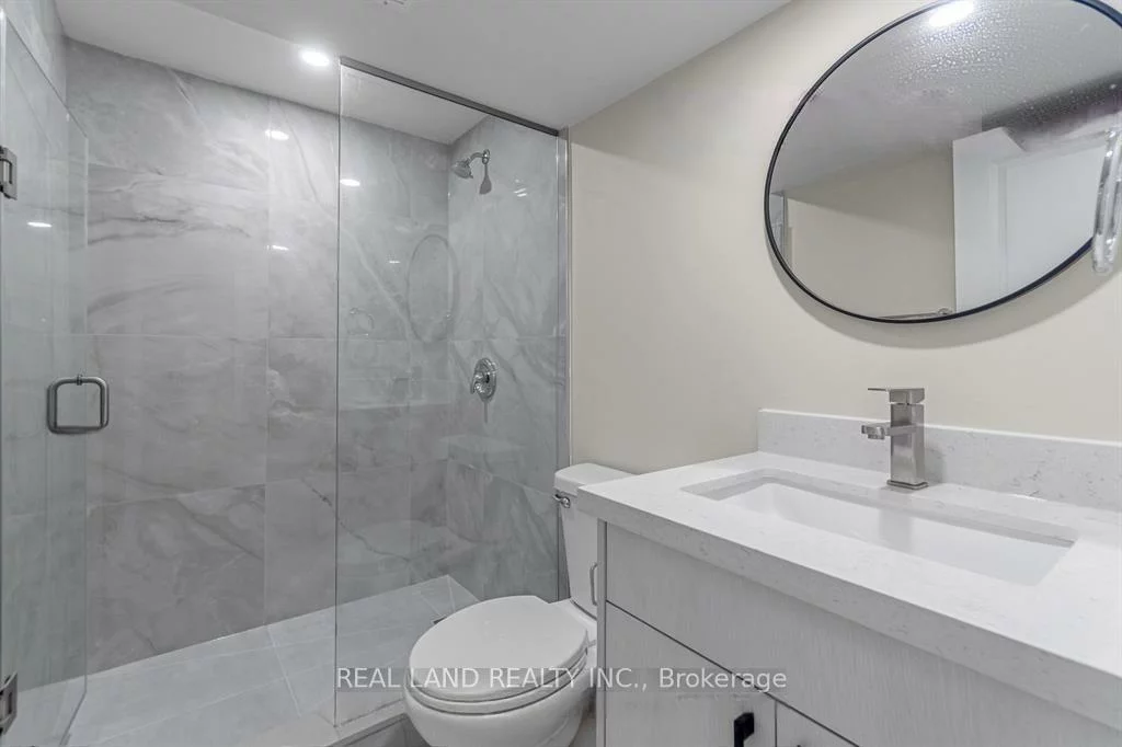 360, Chantenay, Cooksville, Mississauga