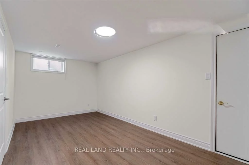 360, Chantenay, Cooksville, Mississauga