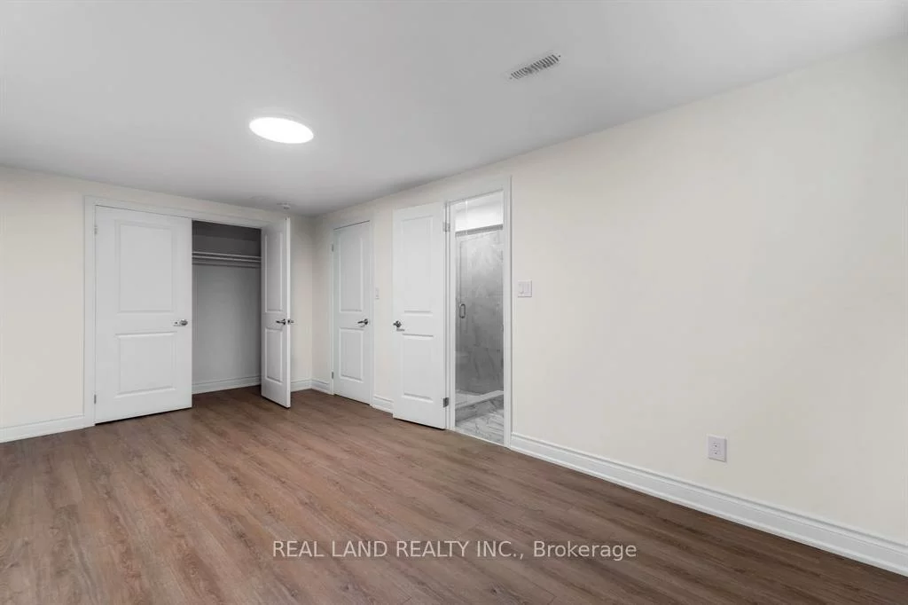 360, Chantenay, Cooksville, Mississauga