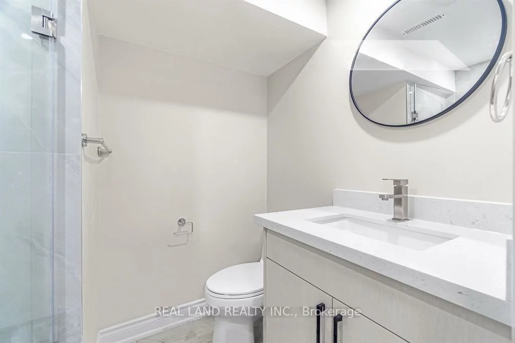 360, Chantenay, Cooksville, Mississauga