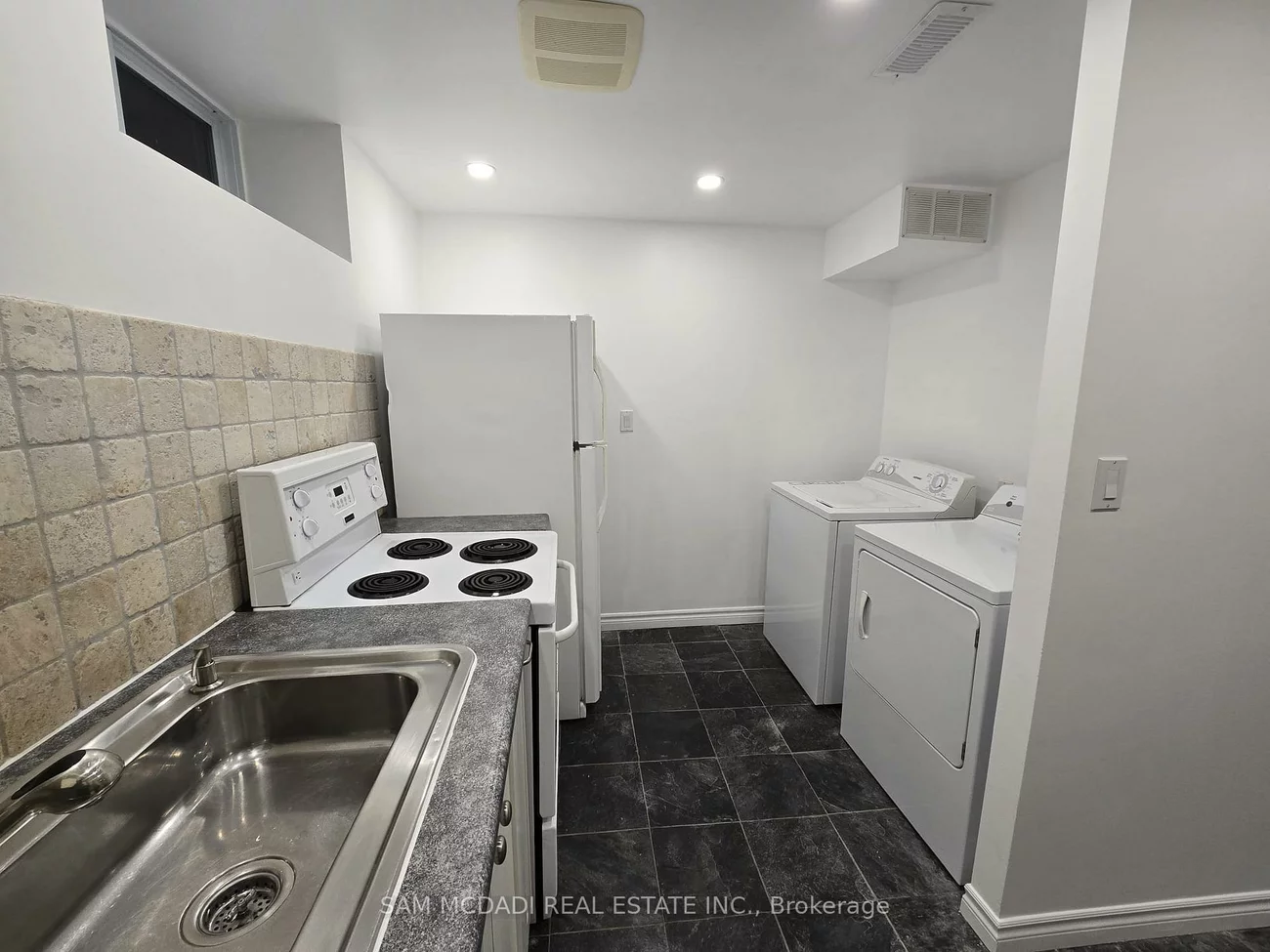 2588, Lundigan, Clarkson, Mississauga