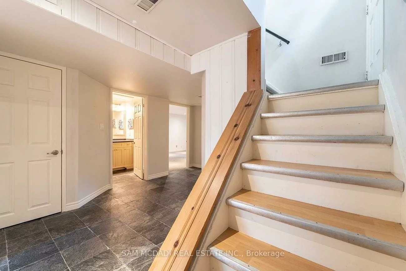 2588, Lundigan, Clarkson, Mississauga