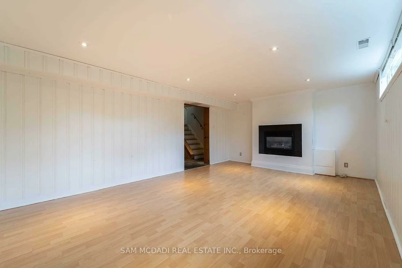 2588, Lundigan, Clarkson, Mississauga