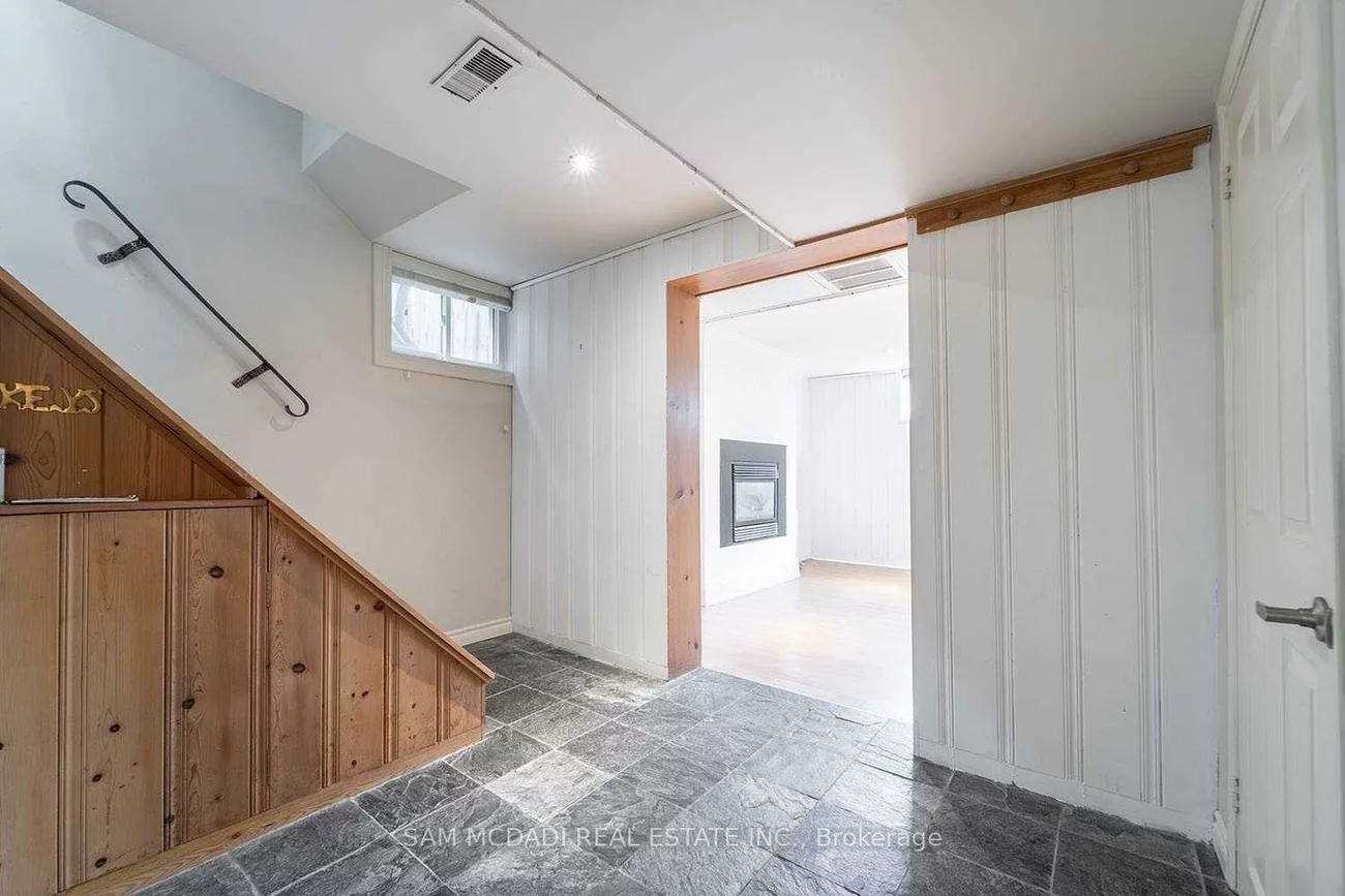 2588, Lundigan, Clarkson, Mississauga