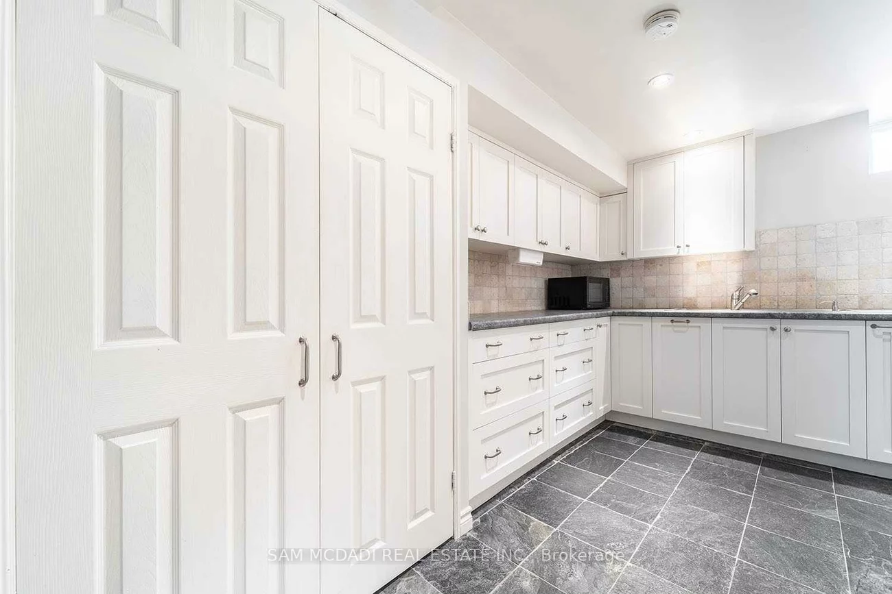 2588, Lundigan, Clarkson, Mississauga