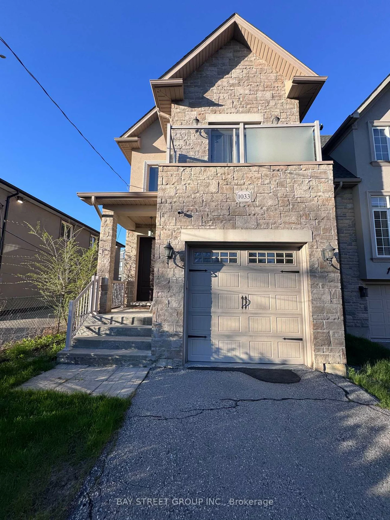 1033, Shaw, Lakeview, Mississauga