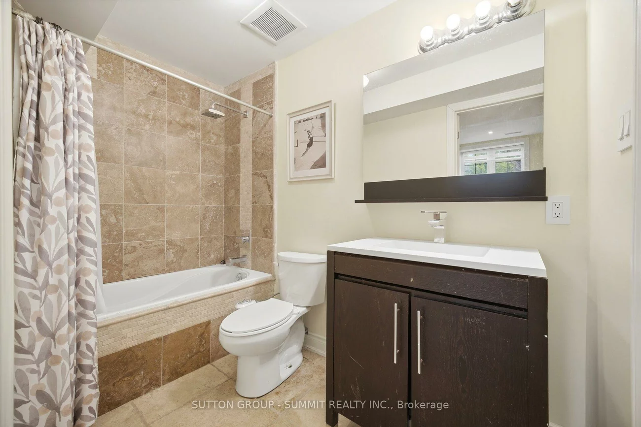 12, Pioneer, Streetsville, Mississauga