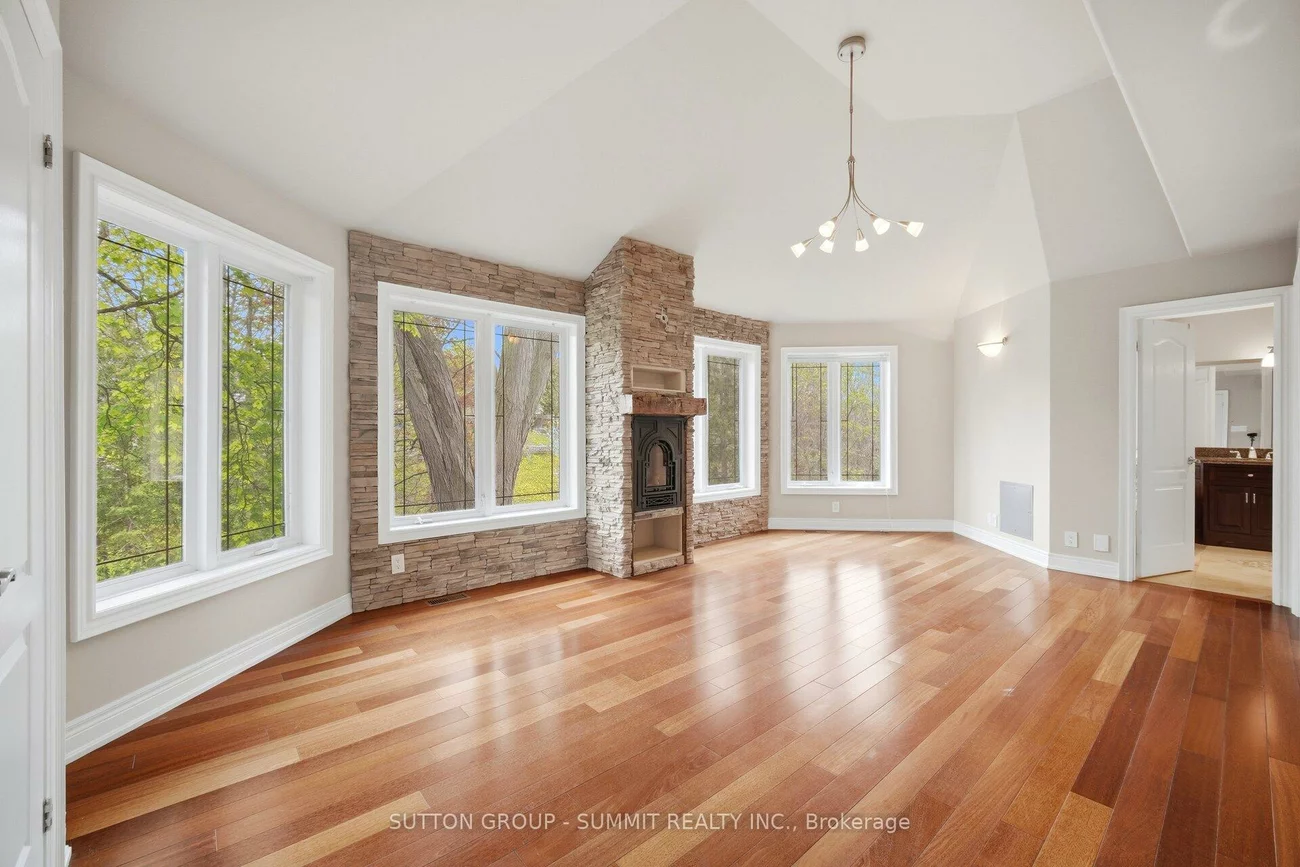 12, Pioneer, Streetsville, Mississauga