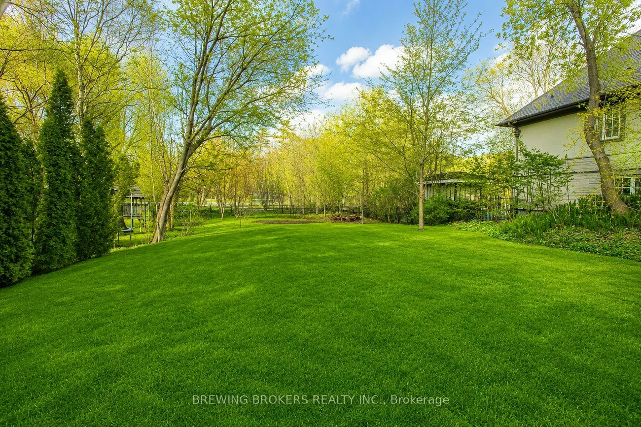 1299, Stavebank, Mineola, Mississauga
