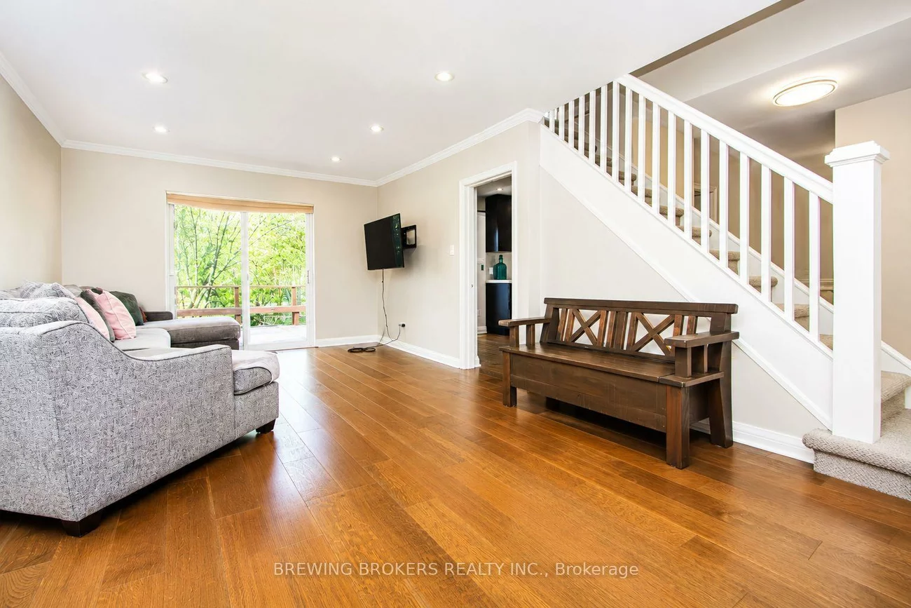 1299, Stavebank, Mineola, Mississauga