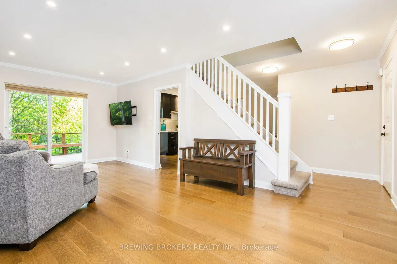 1299, Stavebank, Mineola, Mississauga