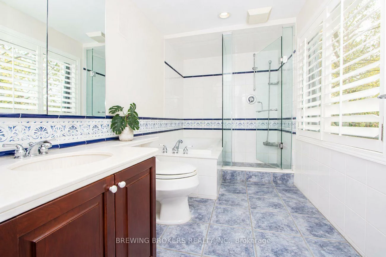 1299, Stavebank, Mineola, Mississauga