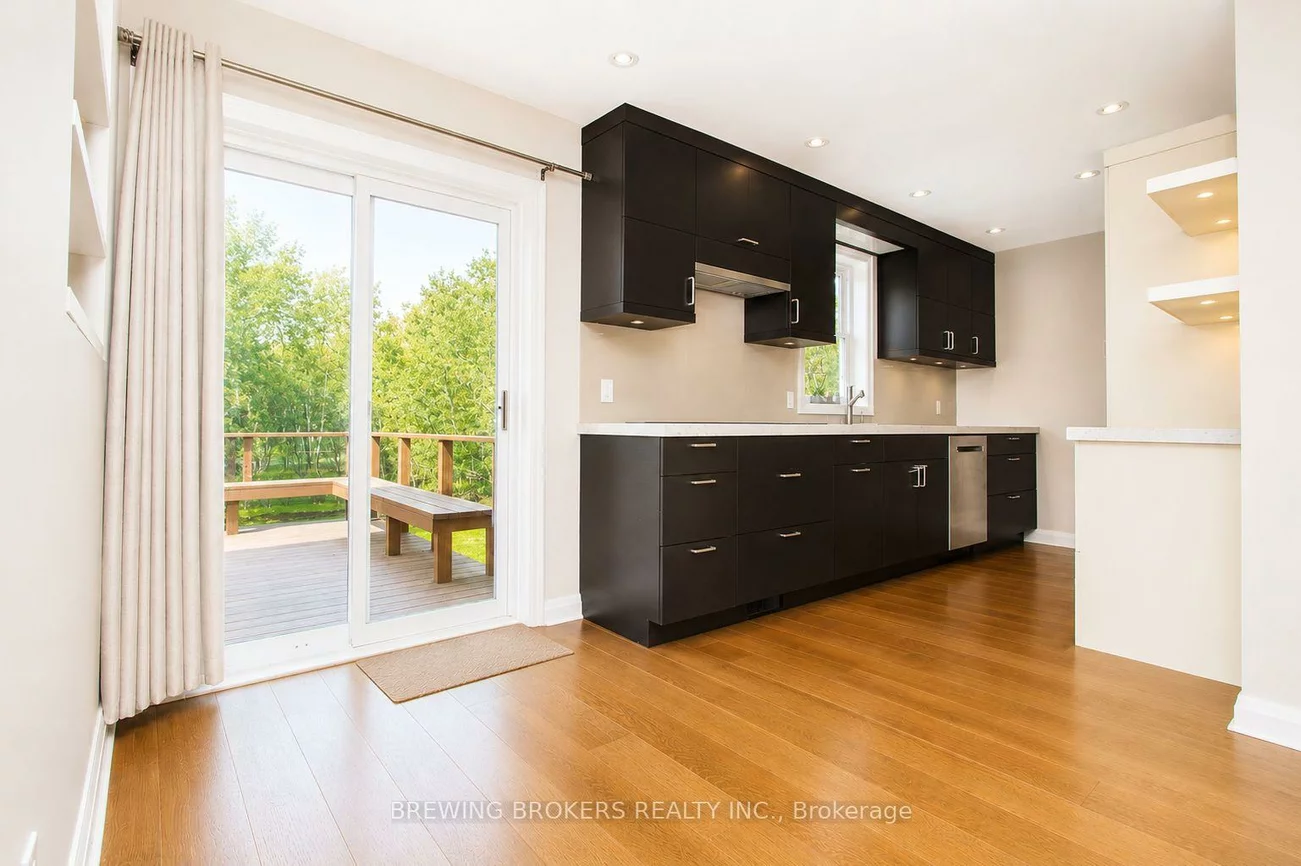1299, Stavebank, Mineola, Mississauga