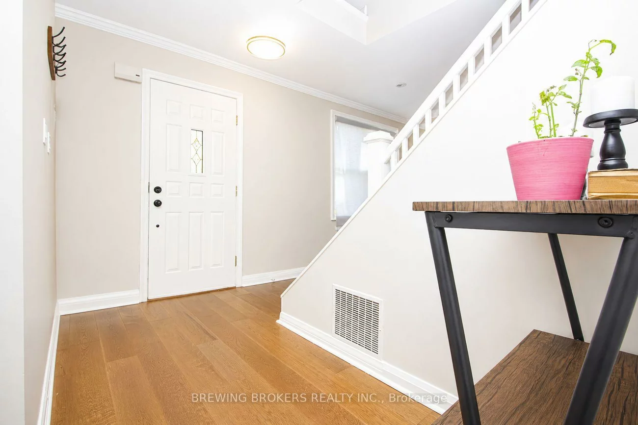 1299, Stavebank, Mineola, Mississauga