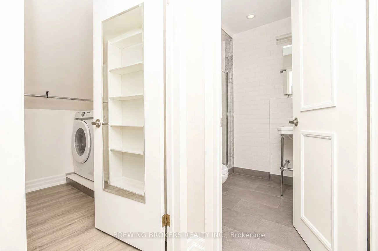 1299, Stavebank, Mineola, Mississauga