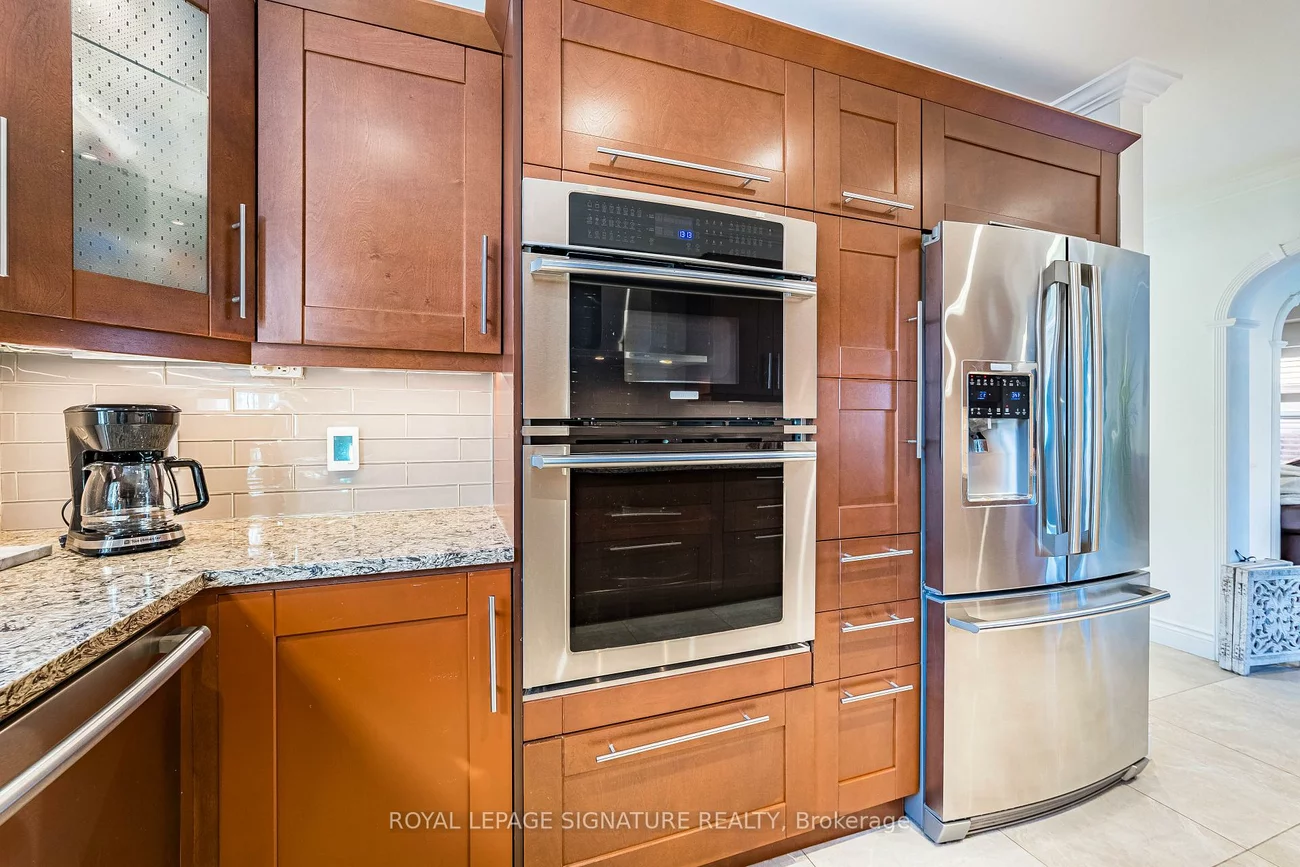 5571, Spangler, Hurontario, Mississauga
