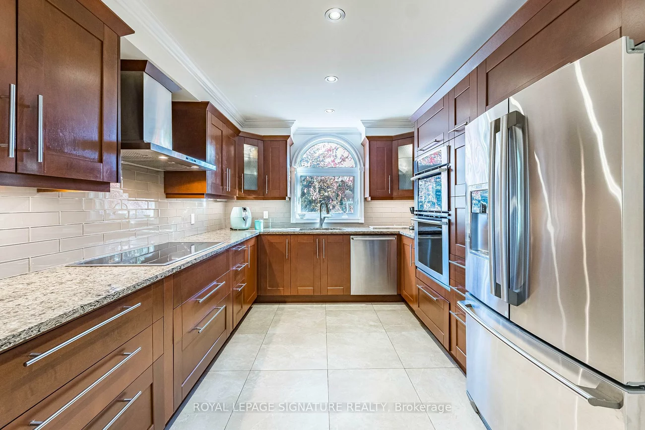 5571, Spangler, Hurontario, Mississauga