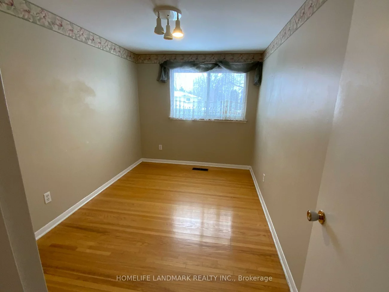 2293, Delkus, Cooksville, Mississauga