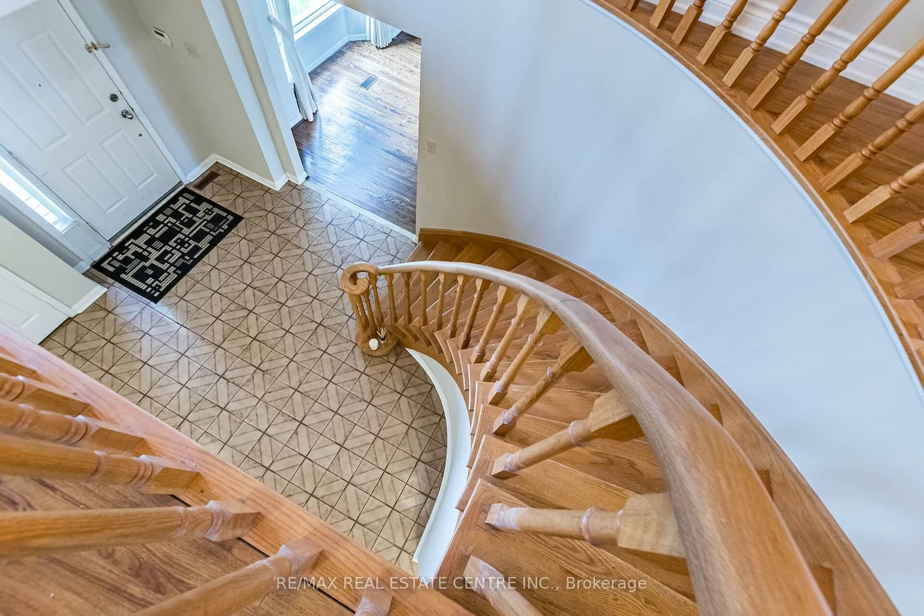1134, Deer, Creditview, Mississauga