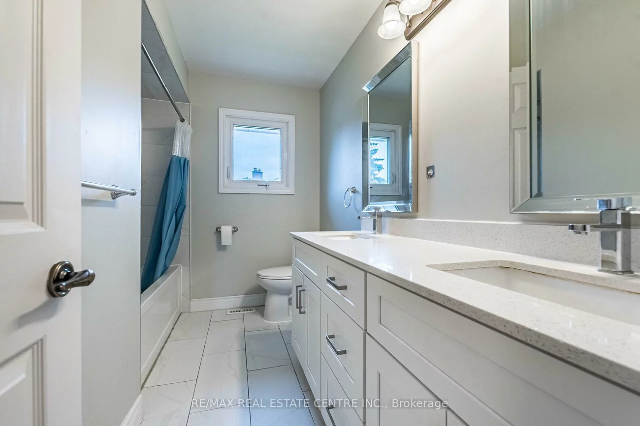 1134, Deer, Creditview, Mississauga