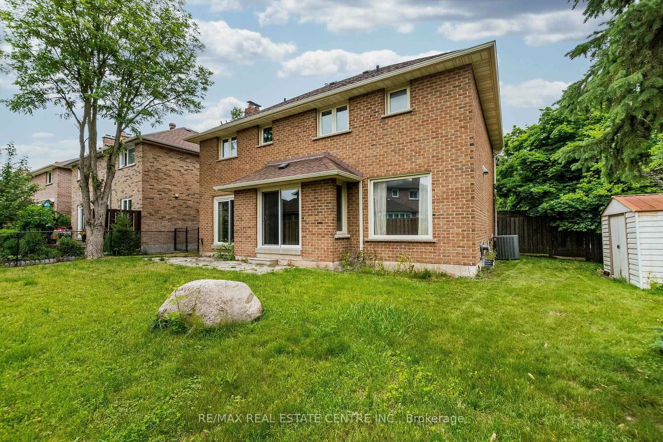1134, Deer, Creditview, Mississauga