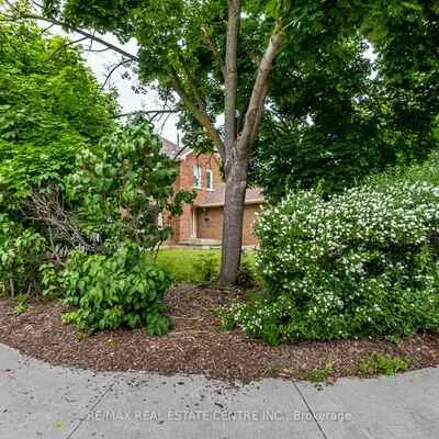 1134, Deer, Creditview, Mississauga