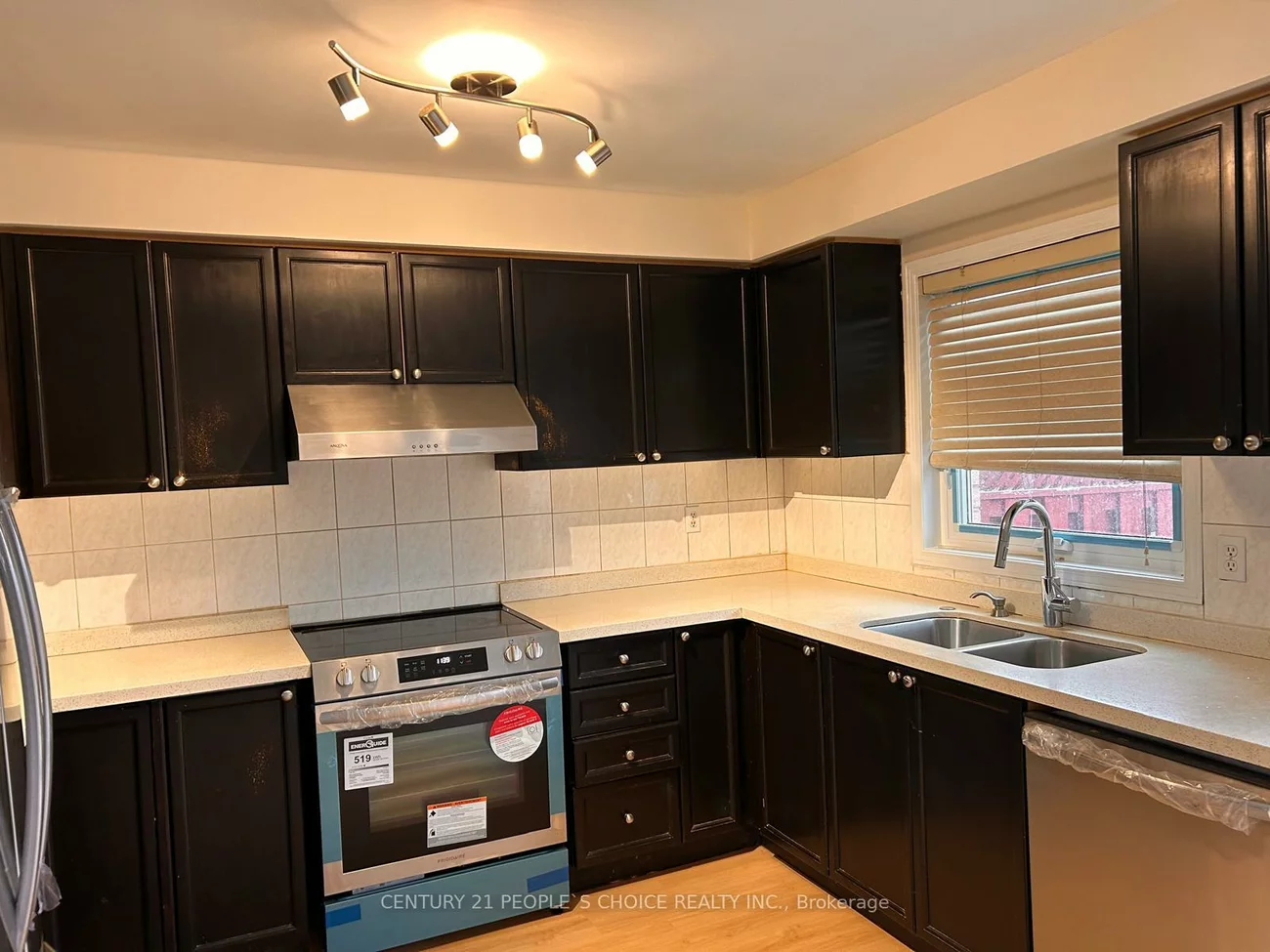 6885, Tassel, Meadowvale Village, Mississauga