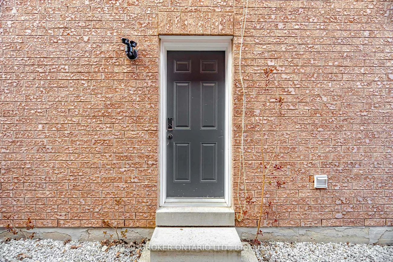 3277, Paul Henderson, Churchill Meadows, Mississauga