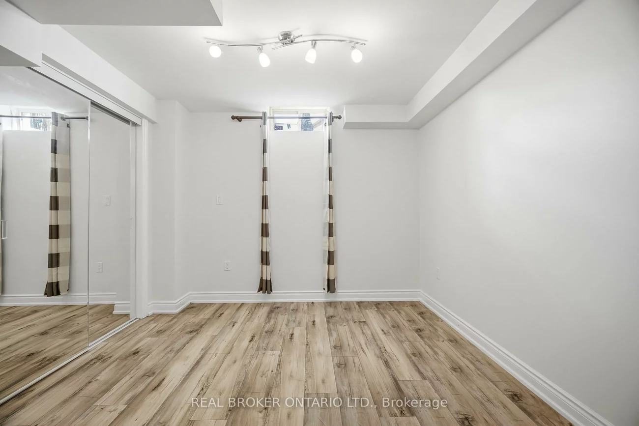 3277, Paul Henderson, Churchill Meadows, Mississauga