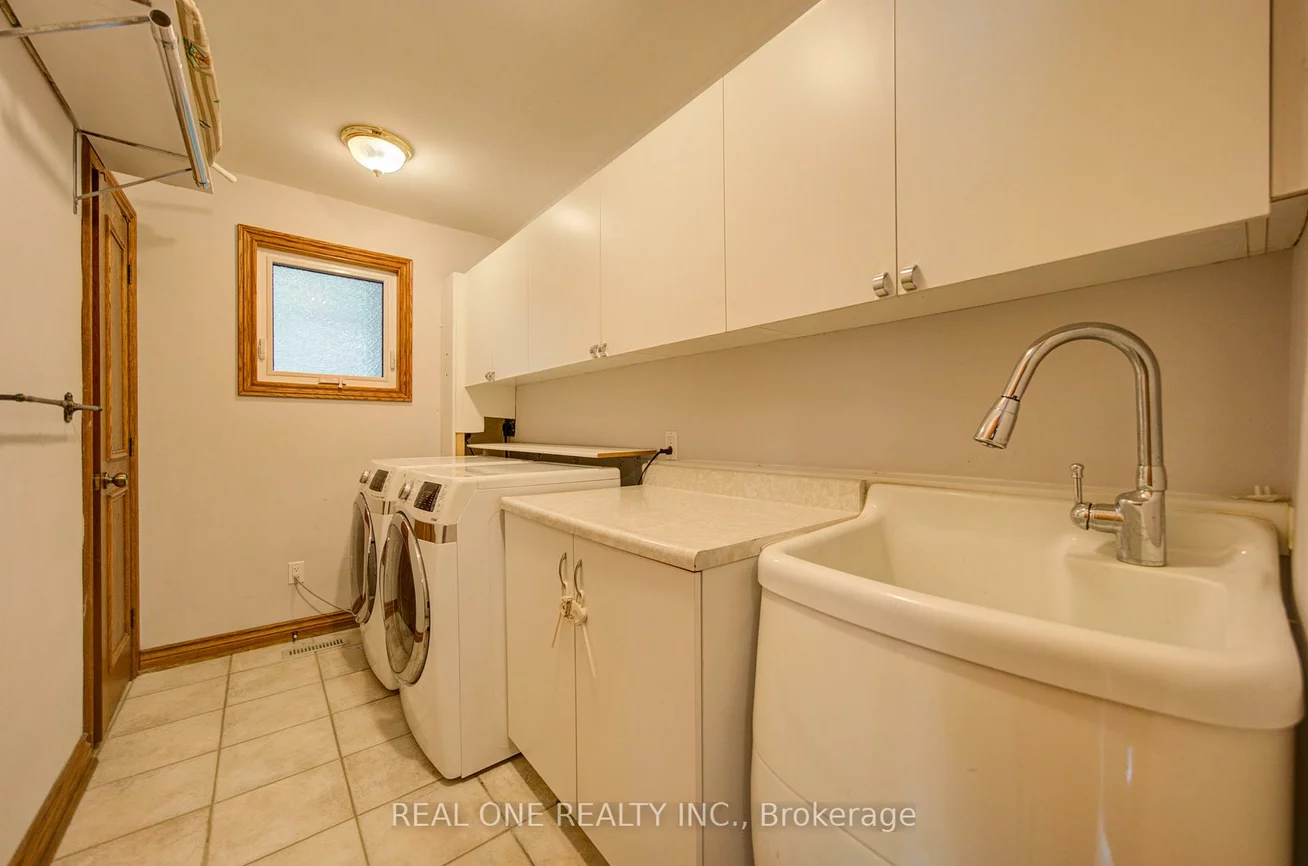 1439, Ballyclare, Erindale, Mississauga