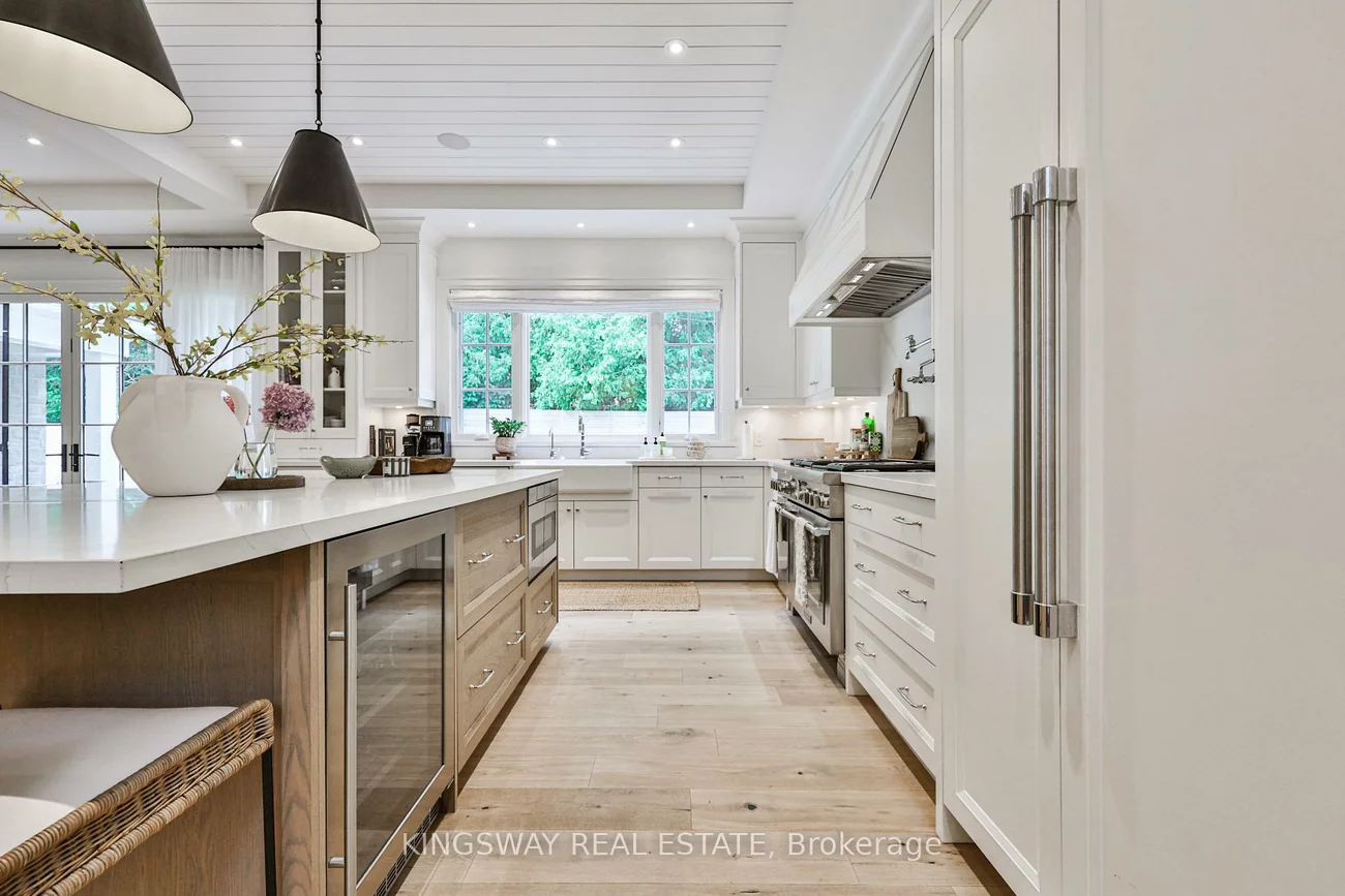 993, Albertson, Lorne Park, Mississauga