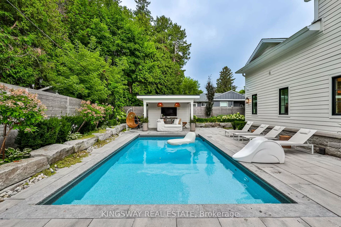 993, Albertson, Lorne Park, Mississauga