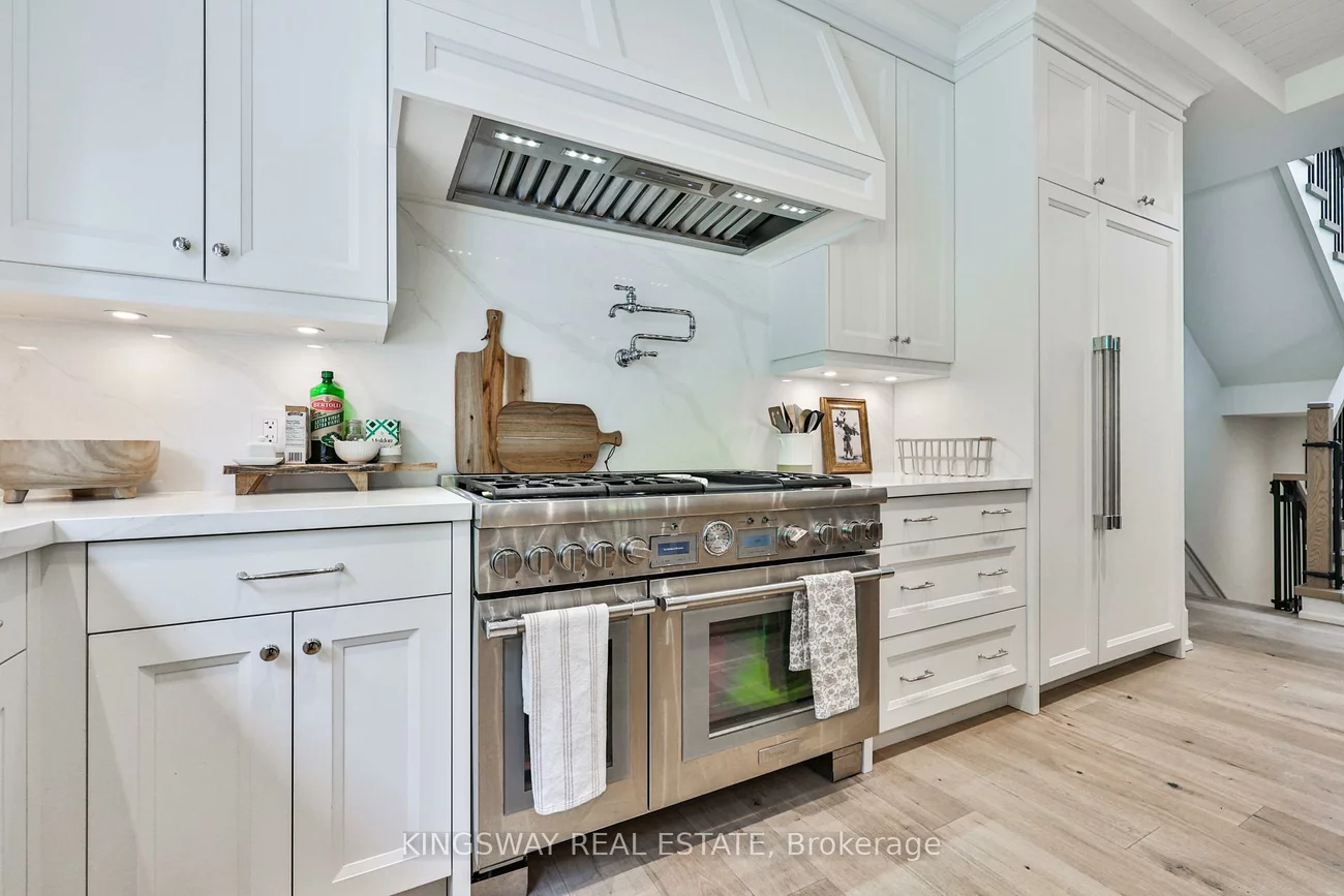 993, Albertson, Lorne Park, Mississauga