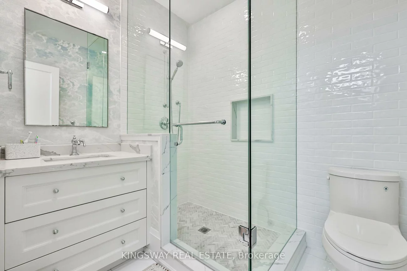 993, Albertson, Lorne Park, Mississauga