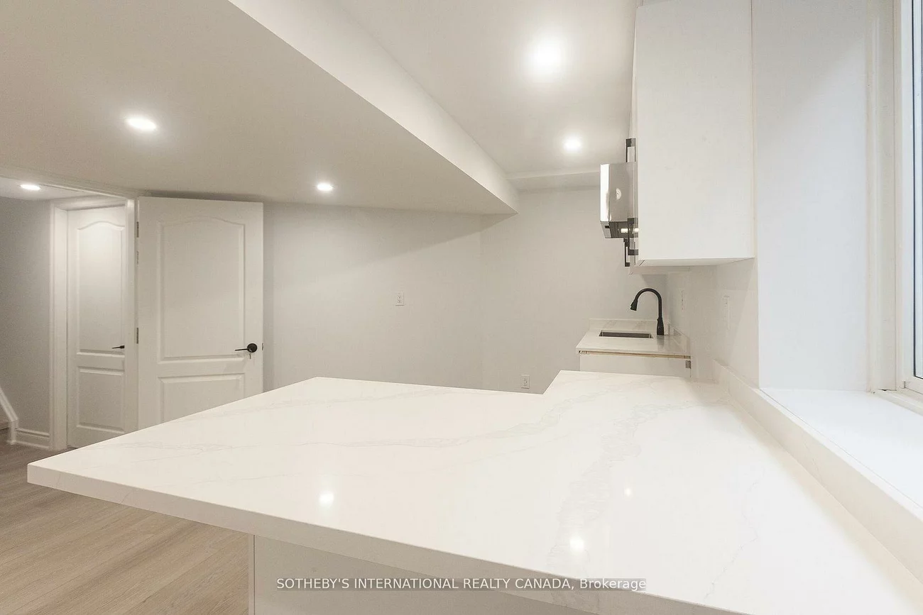 1182, Blueheron, East Credit, Mississauga