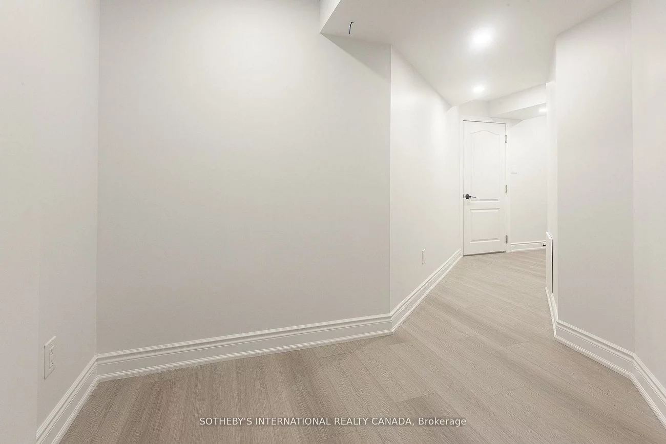 1182, Blueheron, East Credit, Mississauga