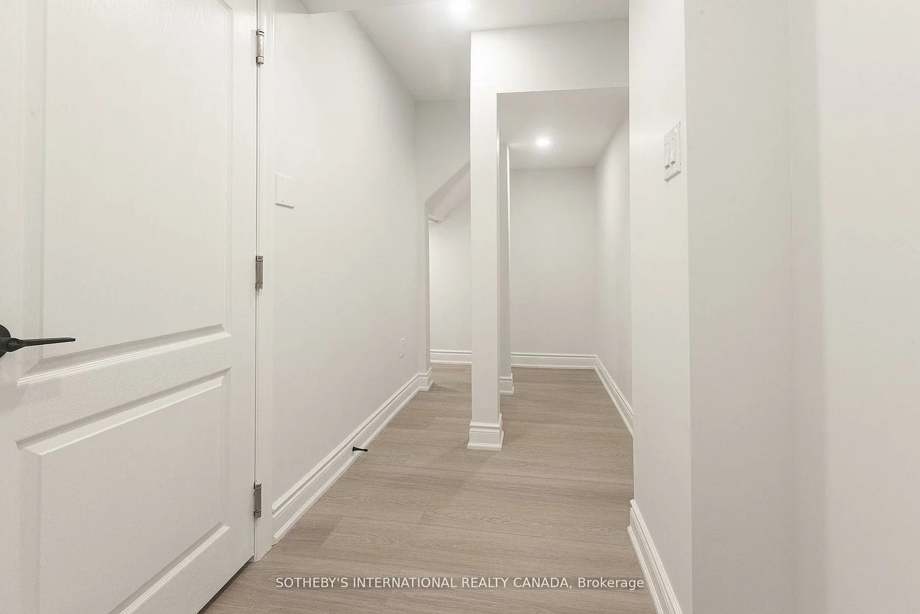 1182, Blueheron, East Credit, Mississauga