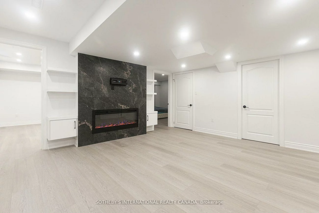 1182, Blueheron, East Credit, Mississauga
