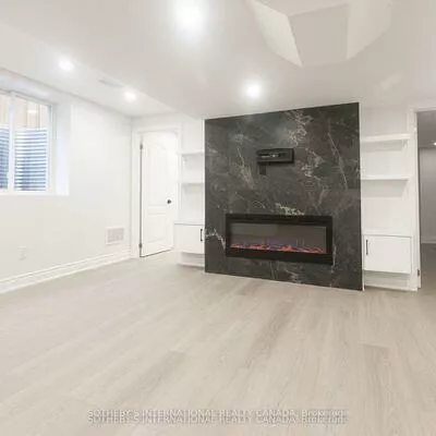 1182, Blueheron, East Credit, Mississauga