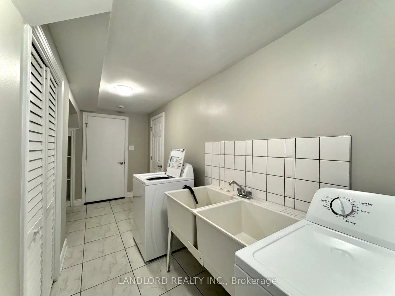 1130, Melton, Lakeview, Mississauga