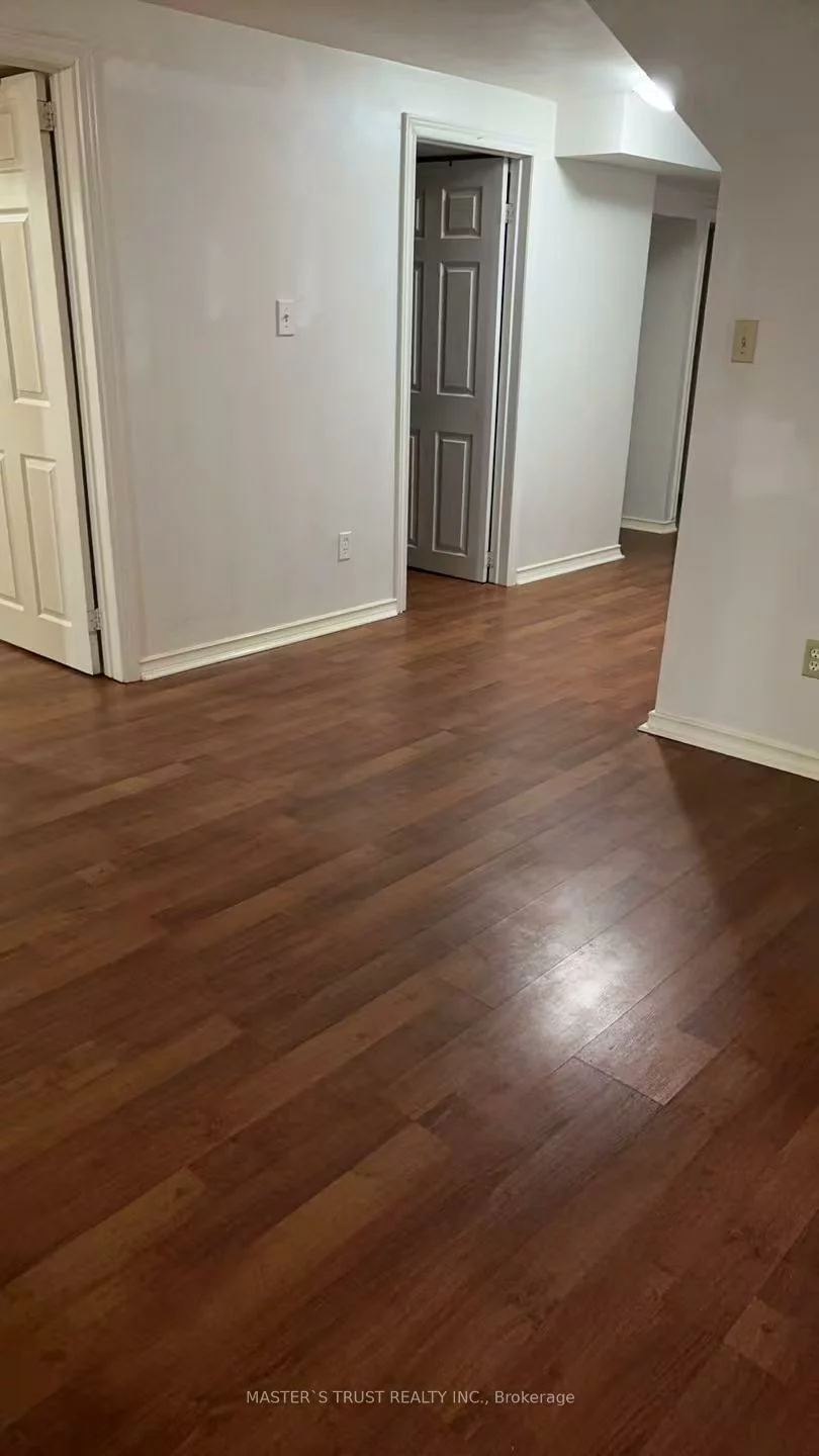 481, Luzon, Fairview, Mississauga