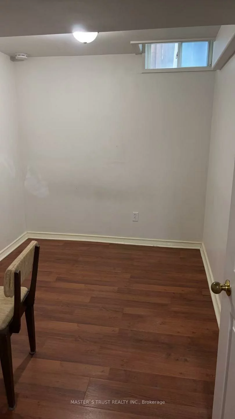 481, Luzon, Fairview, Mississauga