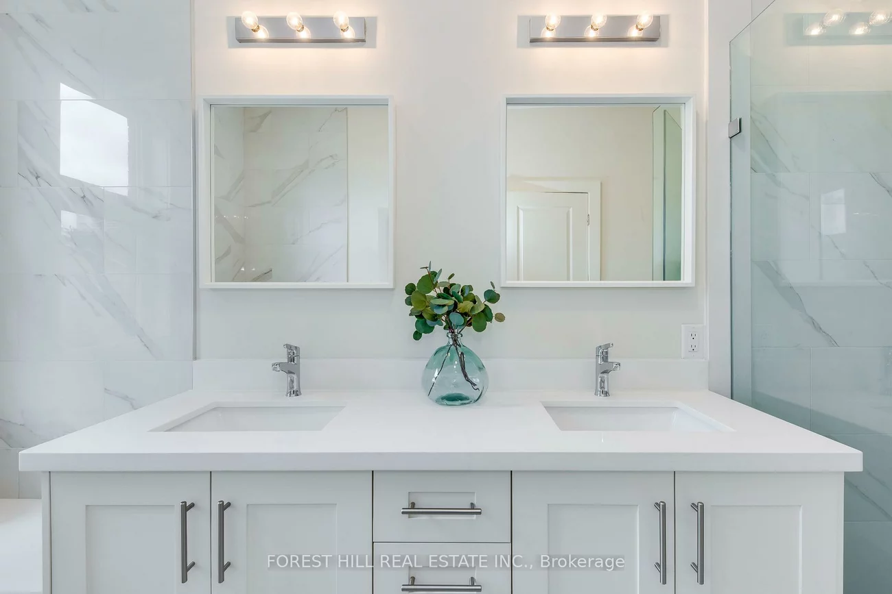 727, Ebony, Lakeview, Mississauga