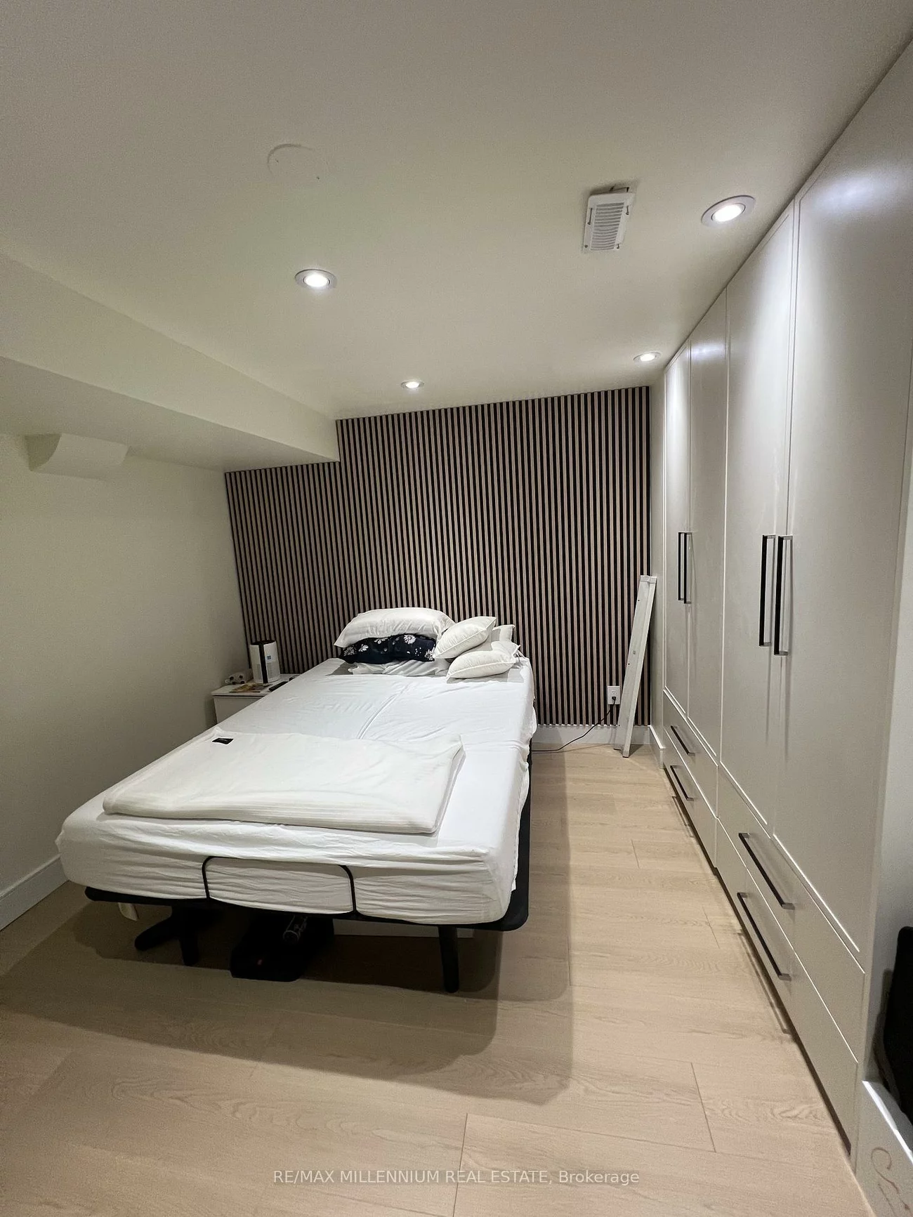 5988, Sidmouth, East Credit, Mississauga